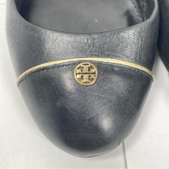 Tory Burch Women's Black Leather Cap Toe Wedge Pumps Gold Logo Tory Size 7.5M - Picture 3 of 11